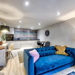 Scotland St - Stylish In Famous Edinburgh's New Town , Edinburgh United Kingdom