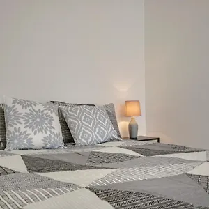 https://flat-c-old-street.cambridgehotelsuk.com